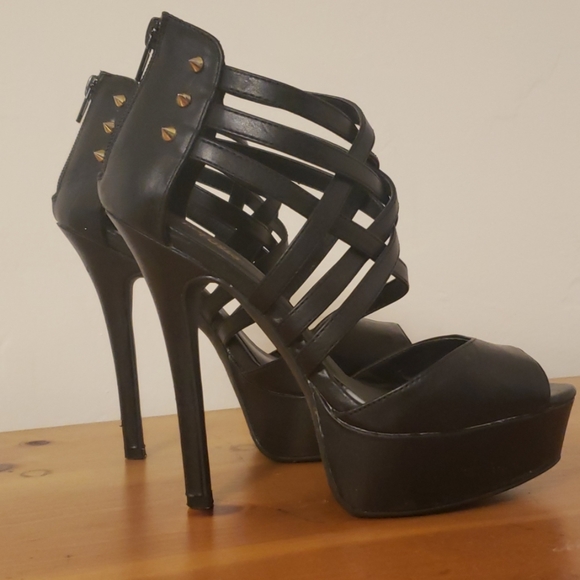 Shoes - Picture 2 of 3